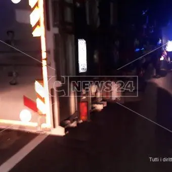 Guardavalle, tir in transito ribaltato dal forte vento sulla statale 106