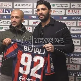 Nuovo rinforzo per il Crotone, presentato Benali