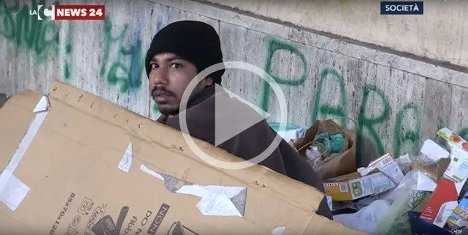 Da tre mesi vive per strada a Vibo, l’appello di Assan: «Voglio tornare a casa» (VIDEO)