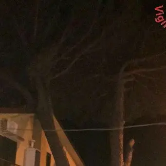 Abitazione evacuata a Simeri, seconda giornata fuori casa per una famiglia