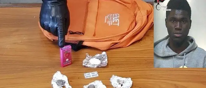 Chiaravalle, spacciava nel centro di accoglienza: arrestato