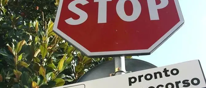 Botte da orbi al pronto soccorso di Cosenza