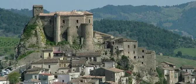 Turismo e accoglienza, Oriolo e Taverna tra i borghi “eccellenti” d’Italia