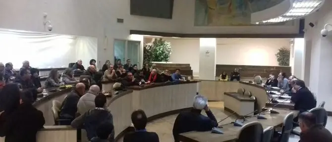 Dopo il sequestro delle villette di Margherita, il sindaco incontra i cittadini