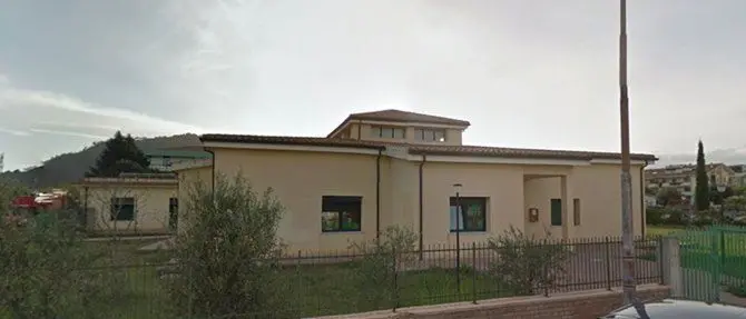 Infiltrazioni d’acqua dal pavimento, verifiche nella scuola di Squillace