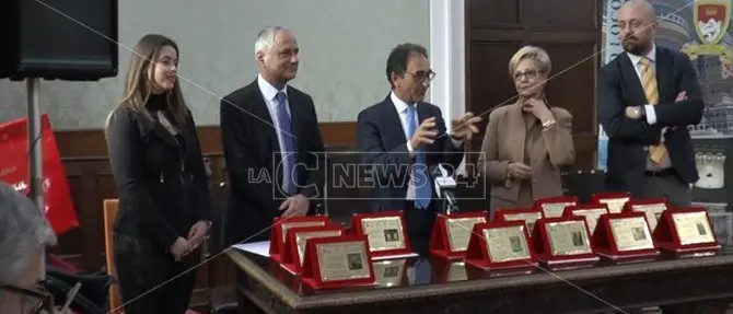Catanzaro, la pro loco premia le “vetrine in festa”