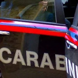 Aggrediscono carabinieri con una mazza di ferro, arrestati (NOMI-FOTO)