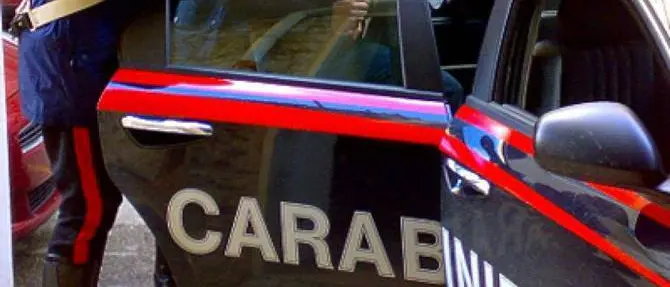 Aggrediscono carabinieri con una mazza di ferro, arrestati (NOMI-FOTO)