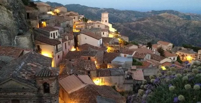 Borghi da scoprire, a Bova e Gerace la bandiera arancione del Touring Club