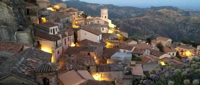Borghi da scoprire, a Bova e Gerace la bandiera arancione del Touring Club