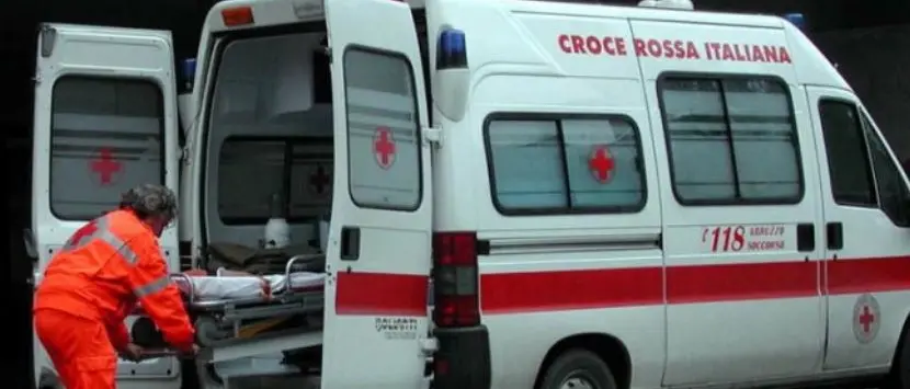 Travolto sulla statale 106, ferito un pedone a Portigliola