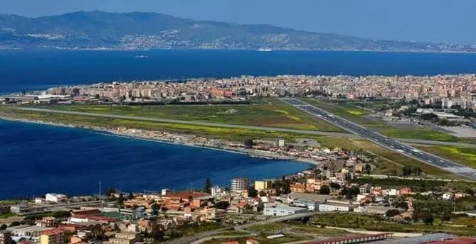 A Reggio si vola, Alitalia conferma le tratte per l'aeroporto dello Stretto