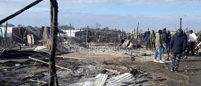 Una lite prima del rogo nella tendopoli, nuovi dettagli per le indagini