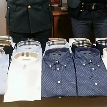 Capi di abbigliamento contraffatti, una denuncia a Palmi