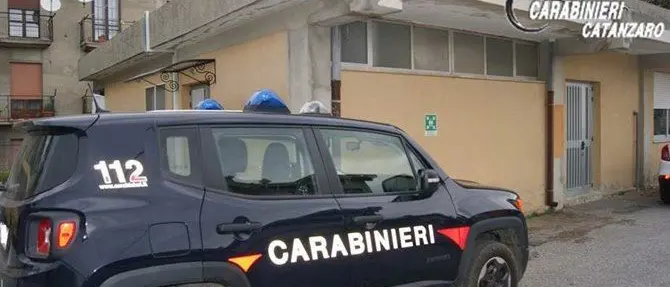 Girifalco, carenze igieniche nella scuola: multa di duemila euro