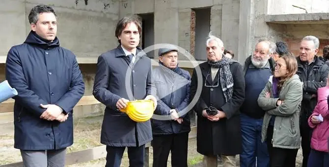 Di padre in figlio, dopo vent’anni Falcomatà jr prova a completare il teatro di Gallico (VIDEO)