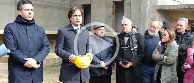 Di padre in figlio, dopo vent’anni Falcomatà jr prova a completare il teatro di Gallico (VIDEO)