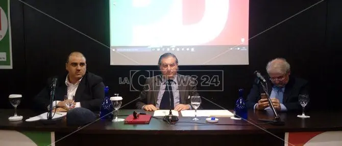 Magorno contestato a Catanzaro dall'ala minoritaria del partito