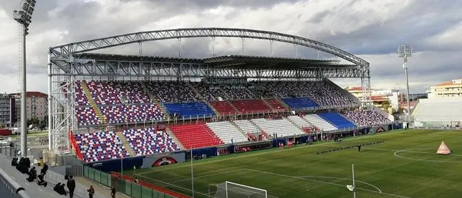 Crotone, l'Ezio Scida rischia lo smantellamento di alcuni settori (VIDEO)