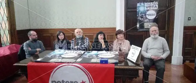 Potere al popolo: “Nessuna sintesi con chi ha tradito le classi sociali”