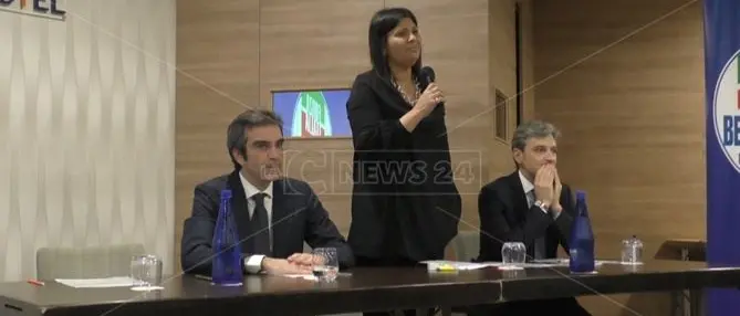 Verso le elezioni, Forza Italia presenta la squadra a Lamezia (VIDEO)