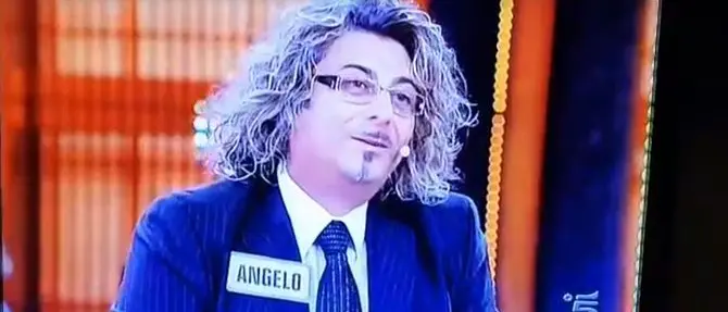 Cofone “Frosparo” da Bonolis: il protagonista del comizio virale di Acri ad Avanti un altro! (VIDEO)