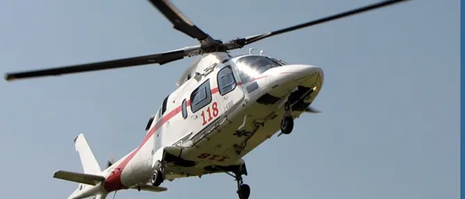 Mileto, cade dal tetto dove stava riparando le grondaie: grave 51enne