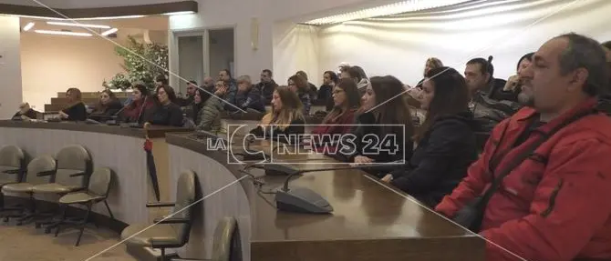 Crotone, sei mesi di tirocinio a 800 euro per cinquanta ex percettori di mobilità in deroga (VIDEO)