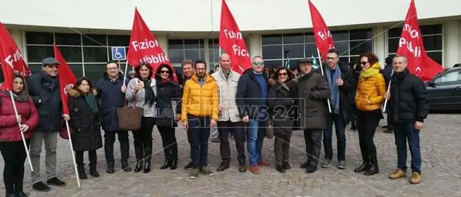 Sindacati, presidio alla Cittadella Regionale per rinnovo contrattuale (VIDEO)