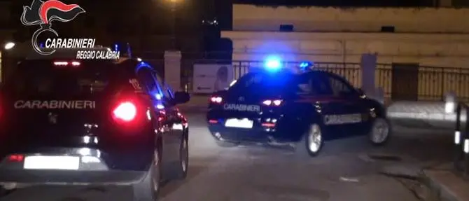 Estorsioni e lesioni ad ambulante, 3 arresti a Reggio (NOMI-VIDEO)