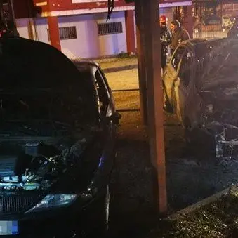 Lamezia, due auto in fiamme nella notte