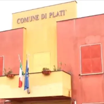 Platì, si dimettono quattro consiglieri comunali. Il sindaco: «Una mortificazione»