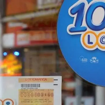 Vince 50mila euro giocandone 2, festa a Melito Porto Salvo