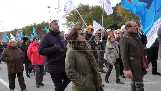 «L'Aeroporto di Crotone vuole volare»: manifestazione davanti alla Sacal