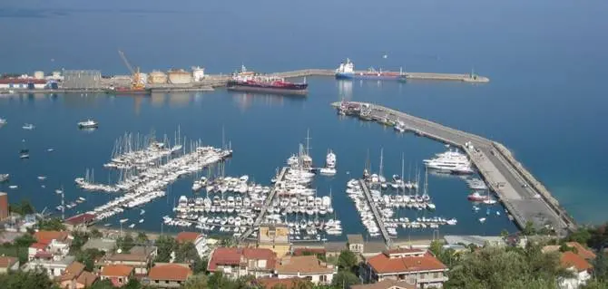 Chieste tre condanne per estorsione ai pescatori di Vibo Marina