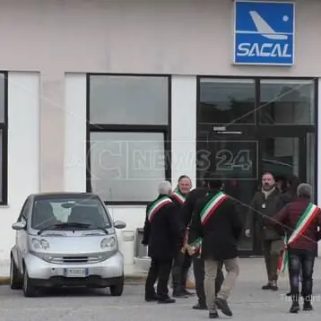 Aeroporto di Crotone, dopo la manifestazione la nascita di un tavolo tecnico tra sindaci e Sacal