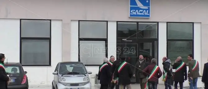Aeroporto di Crotone, dopo la manifestazione la nascita di un tavolo tecnico tra sindaci e Sacal
