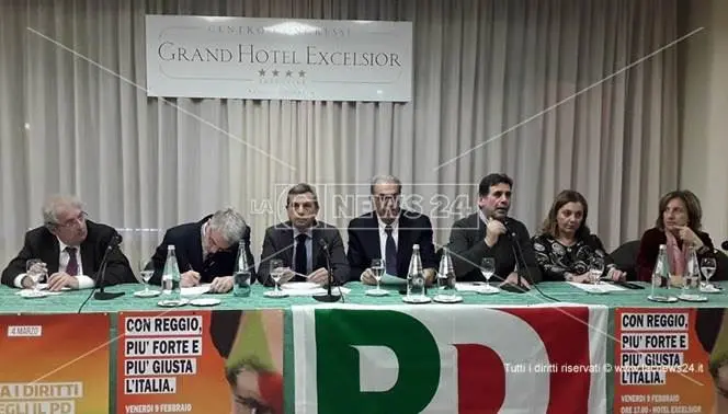 Il Pd presenta i candidati a Reggio, ma di reggini al tavolo neanche l'ombra. Psicodramma in riva allo Stretto