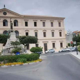 Locri, si dimette l'assessore all'Urbanistica proprio alla vigilia dell'approvazione del Psc