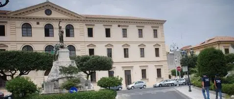 Locri, si dimette l'assessore all'Urbanistica proprio alla vigilia dell'approvazione del Psc