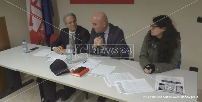 Una raccolta firme contro il fascismo da parte di Anpi, Cgil e Arci a Crotone