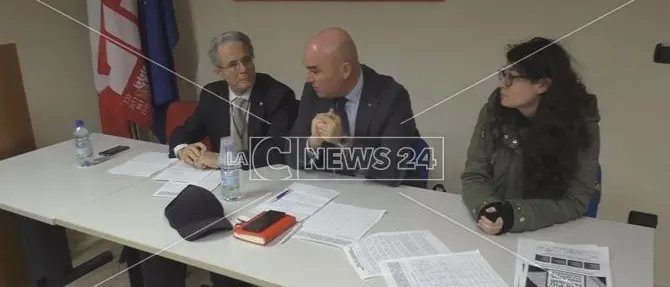 Una raccolta firme contro il fascismo da parte di Anpi, Cgil e Arci a Crotone