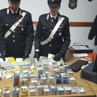 Ruba in una tabaccheria a Isola Capo Rizzuto: arrestato