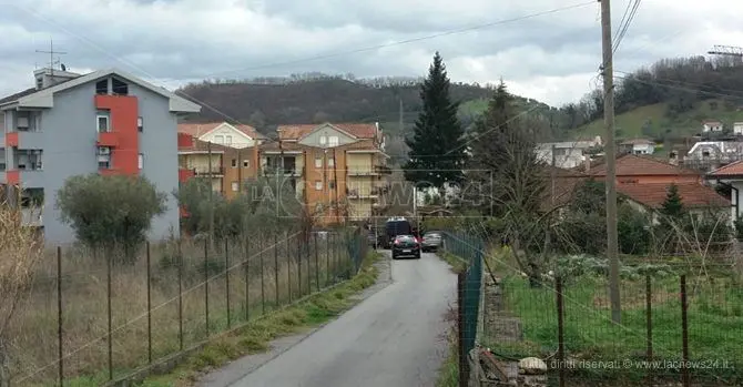 Strage familiare a Rende, morti genitori e i due figli. Si ipotizza omicidio-suicidio