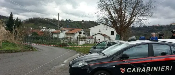 Strage familiare a Rende, la figlia avrebbe tentato di difendersi dalla furia omicida del padre (VIDEO)
