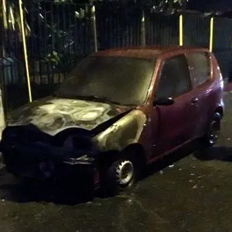 Cortale, auto in fiamme: tempestivo intervento dei vigili del fuoco
