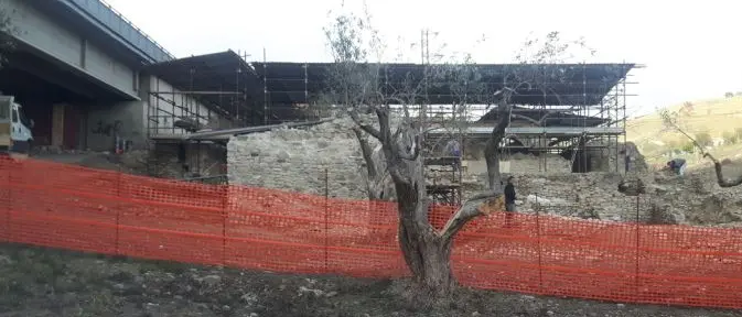 Oriolo, lavori nell'area archeologica senza rispettare le norme: scatta il sequestro (FOTO)