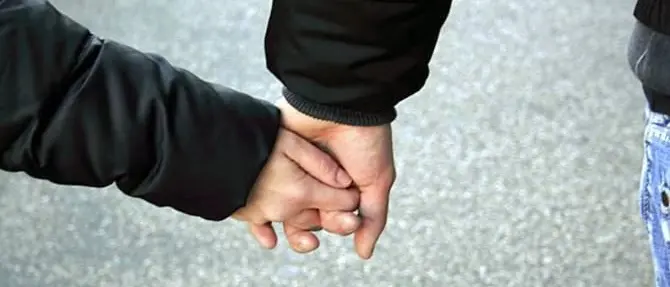 Dalla Svizzera alla Sicilia tentano la fuga d’amore ma vengono rintracciati a Villa San Giovanni