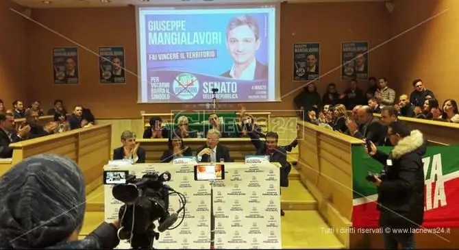 Verso le elezioni, Mangialavori a Vibo: «Dal centrodestra c’è la voglia di metterci la faccia» (VIDEO)