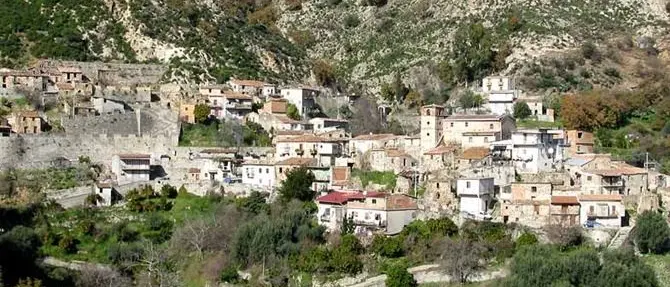 Pressioni, paure e contiguità interne. Così la cosca voleva entrare nel business dei rifiuti